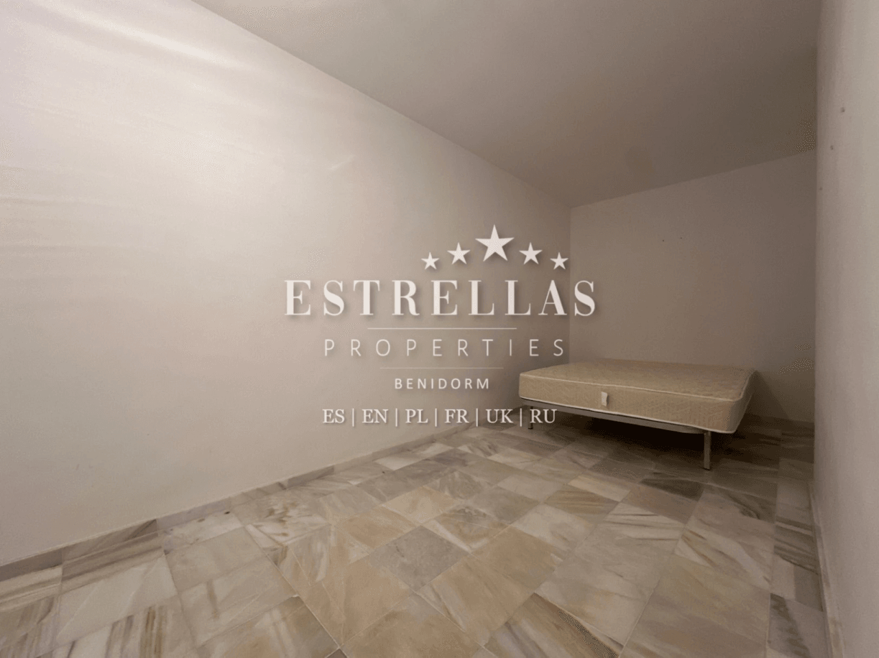 Exclusiva OPORTUNIDAD DE INVERSIÓN: conjunto de 3 villas con vistas al mar, 2 piscinas privadas y alta rentabilidad
