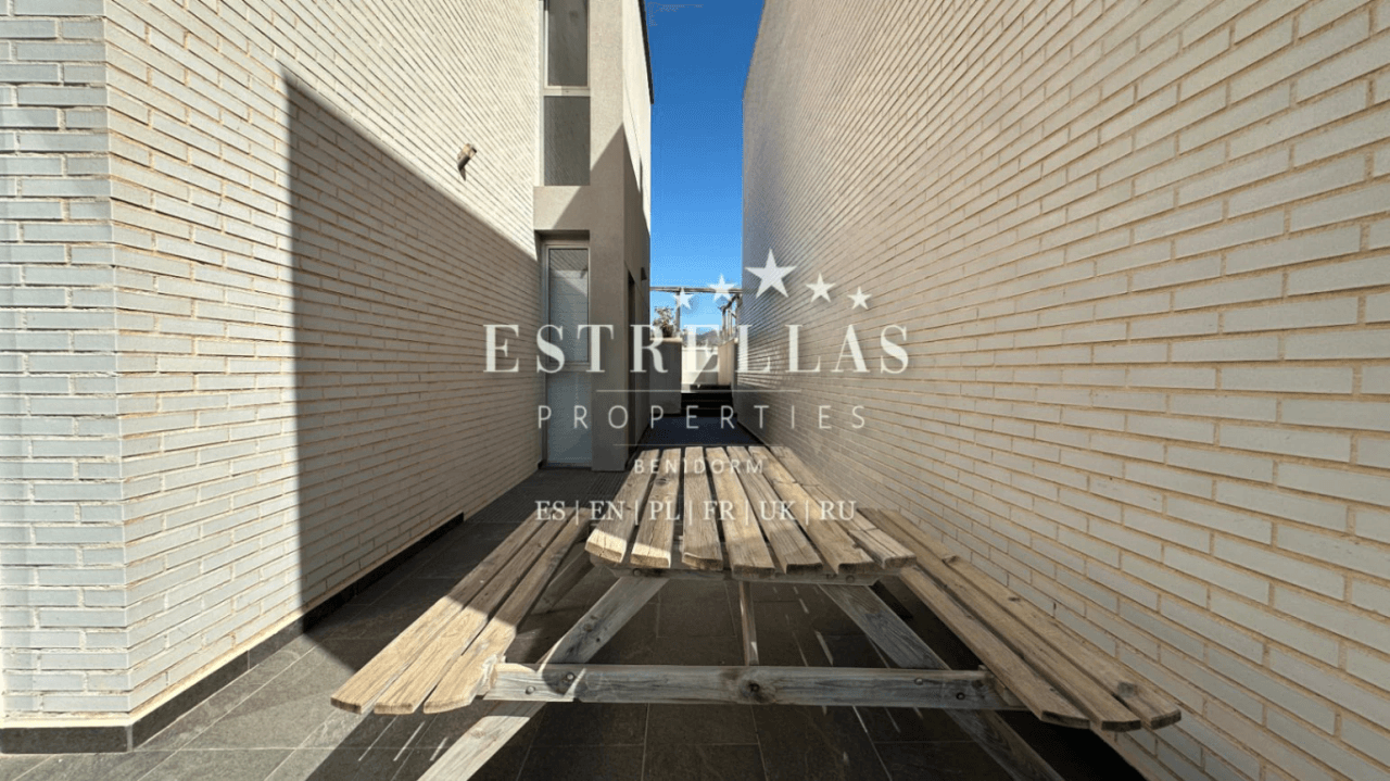 Exclusiva villa moderna con piscina privada y VISTAS PANORÁMICAS AL MAR en Montiboli, Villajoyosa