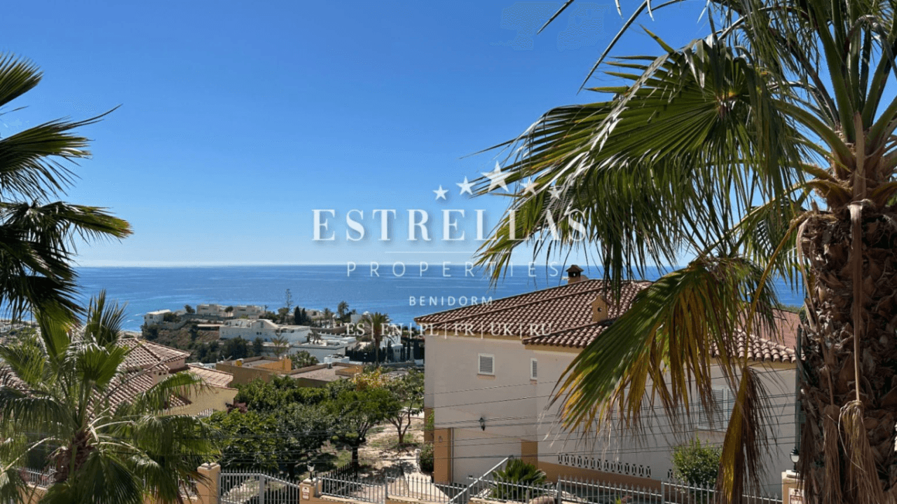 Exclusiva villa moderna con piscina privada y VISTAS PANORÁMICAS AL MAR en Montiboli, Villajoyosa