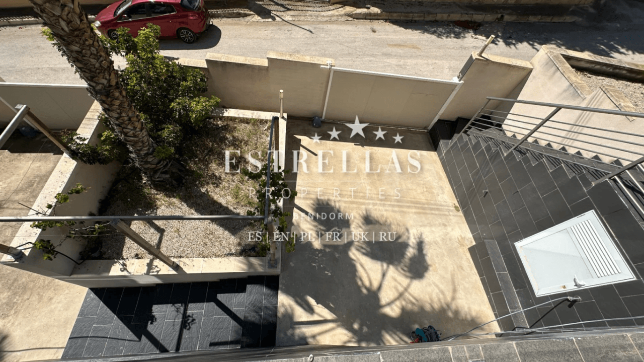 Exclusiva OPORTUNIDAD DE INVERSIÓN: conjunto de 3 villas con vistas al mar, 2 piscinas privadas y alta rentabilidad