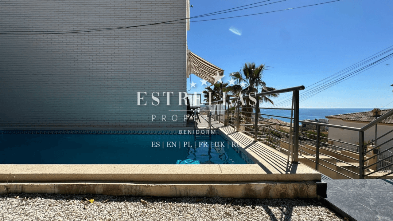 Exclusiva villa moderna con piscina privada y VISTAS PANORÁMICAS AL MAR en Montiboli, Villajoyosa