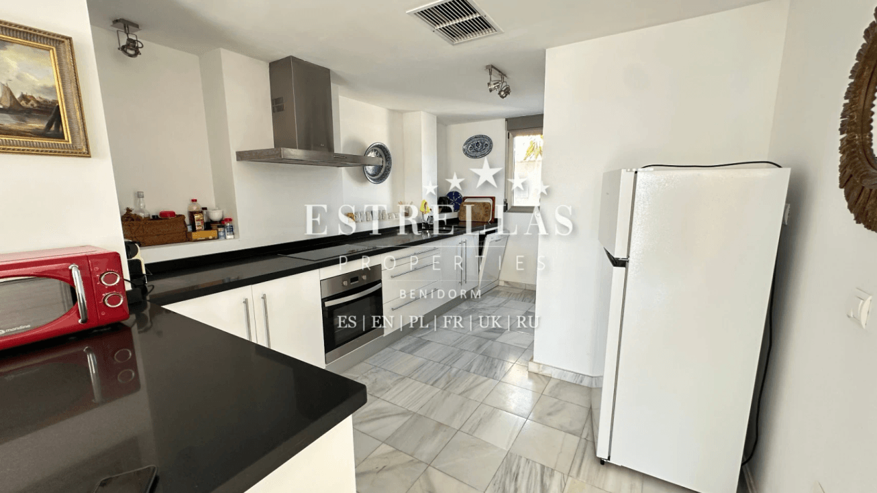 Exclusiva OPORTUNIDAD DE INVERSIÓN: conjunto de 3 villas con vistas al mar, 2 piscinas privadas y alta rentabilidad
