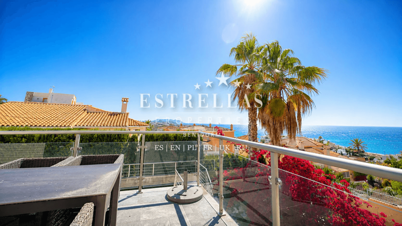 MODERNA Villa con piscina privada y vistas ESPECTACULARES AL MAR en Montiboli, Villajoyosa