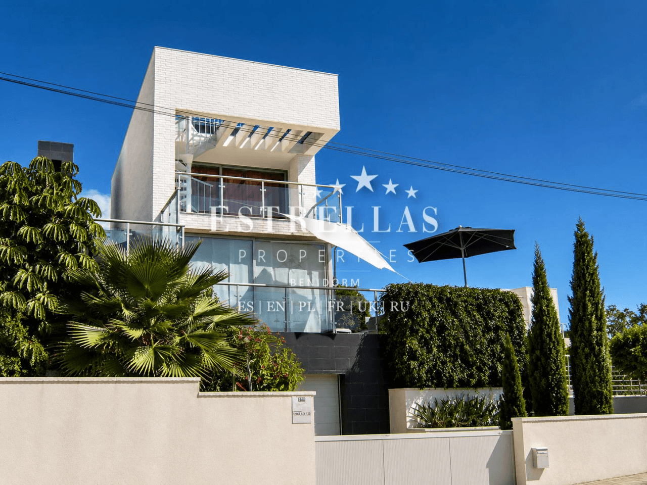 Exclusiva villa moderna con piscina privada y VISTAS PANORÁMICAS AL MAR en Montiboli, Villajoyosa