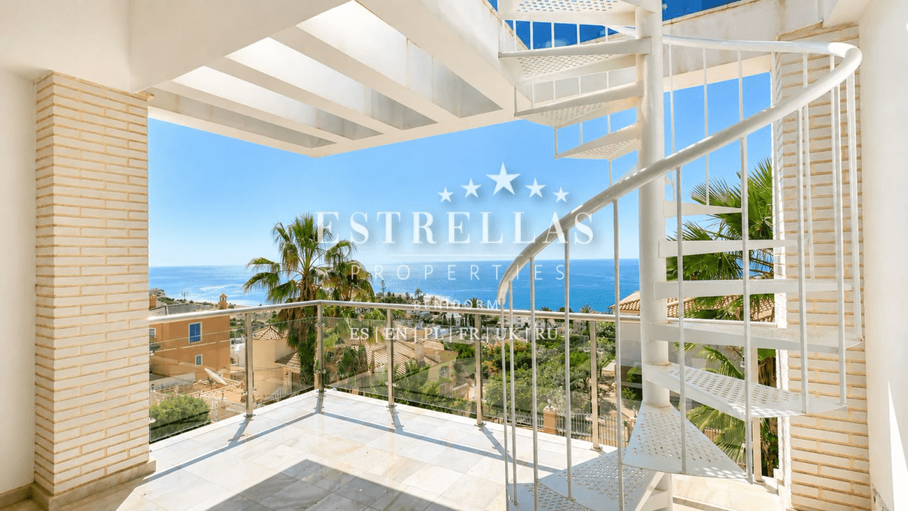 Exclusiva villa moderna con piscina privada y VISTAS PANORÁMICAS AL MAR en Montiboli, Villajoyosa