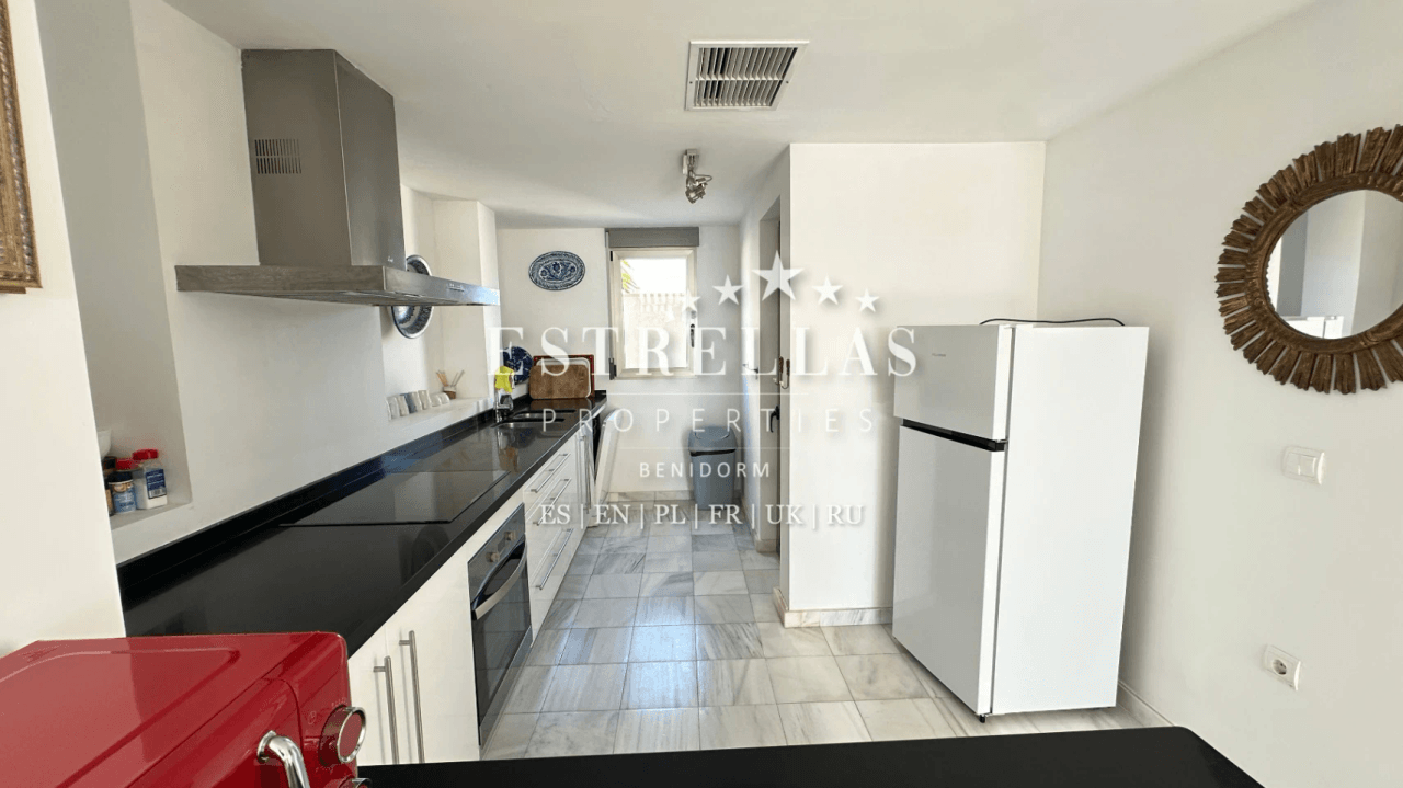 Exclusiva OPORTUNIDAD DE INVERSIÓN: conjunto de 3 villas con vistas al mar, 2 piscinas privadas y alta rentabilidad