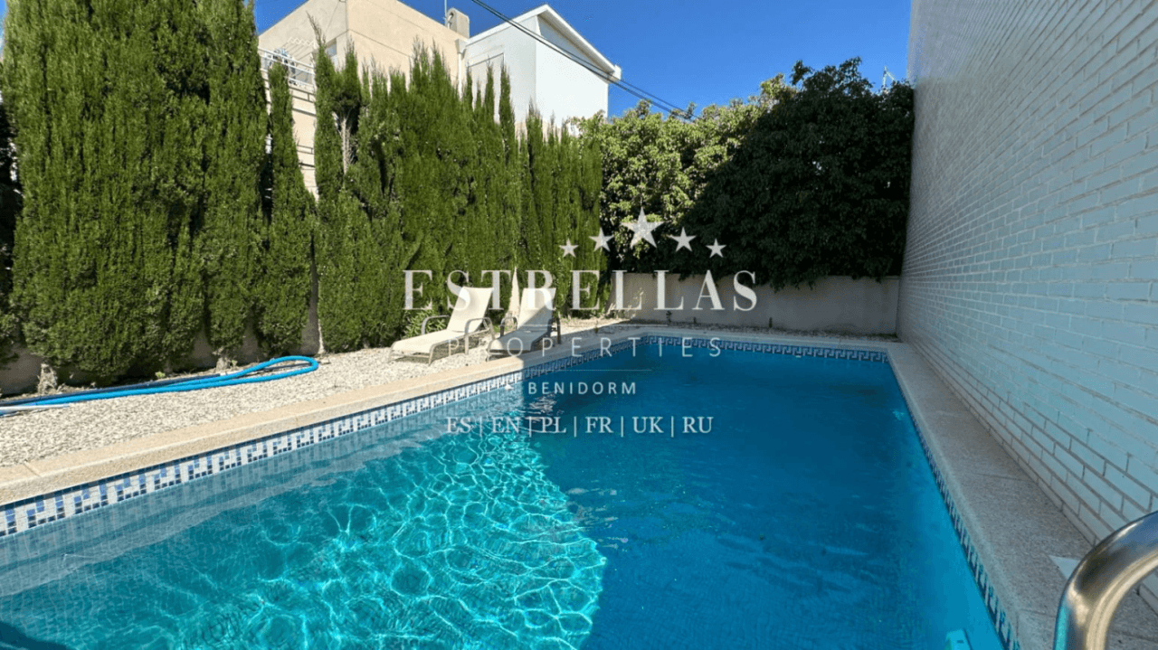 Exclusiva villa moderna con piscina privada y VISTAS PANORÁMICAS AL MAR en Montiboli, Villajoyosa