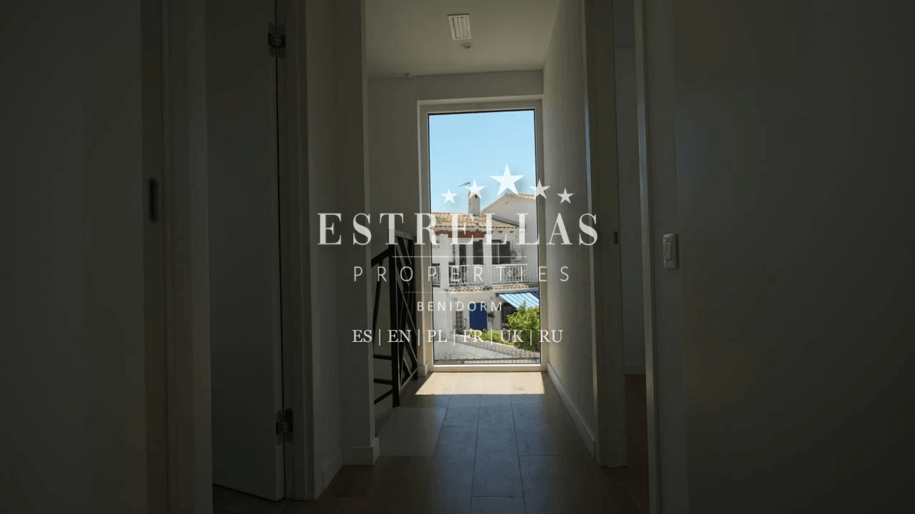 Villa exclusiva con piscina privada y cocina exterior en La Nucía, entre Altea y Benidorm