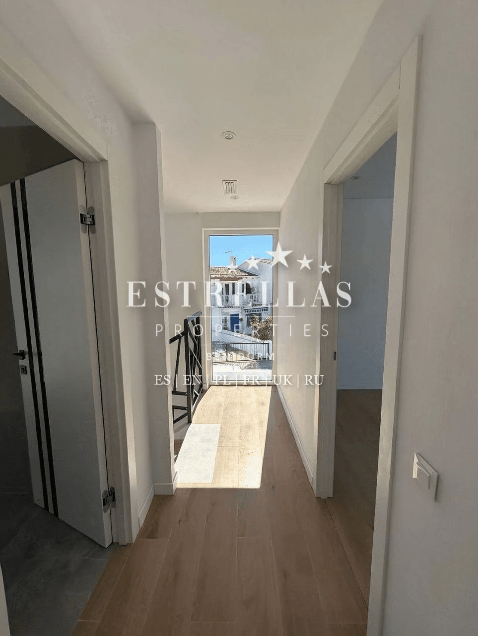 Villa exclusiva con piscina privada y cocina exterior en La Nucía, entre Altea y Benidorm