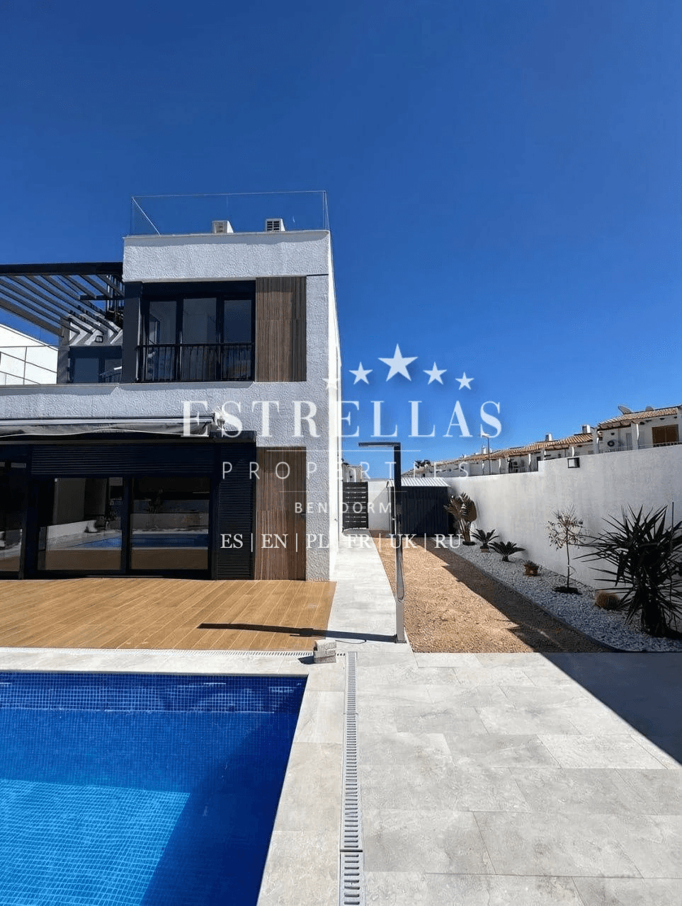 Villa exclusiva con piscina privada y cocina exterior en La Nucía, entre Altea y Benidorm