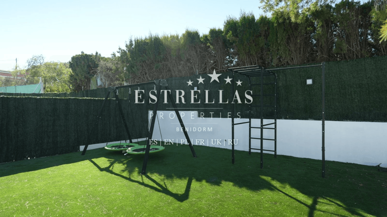 Villa exclusiva con piscina privada y cocina exterior en La Nucía, entre Altea y Benidorm
