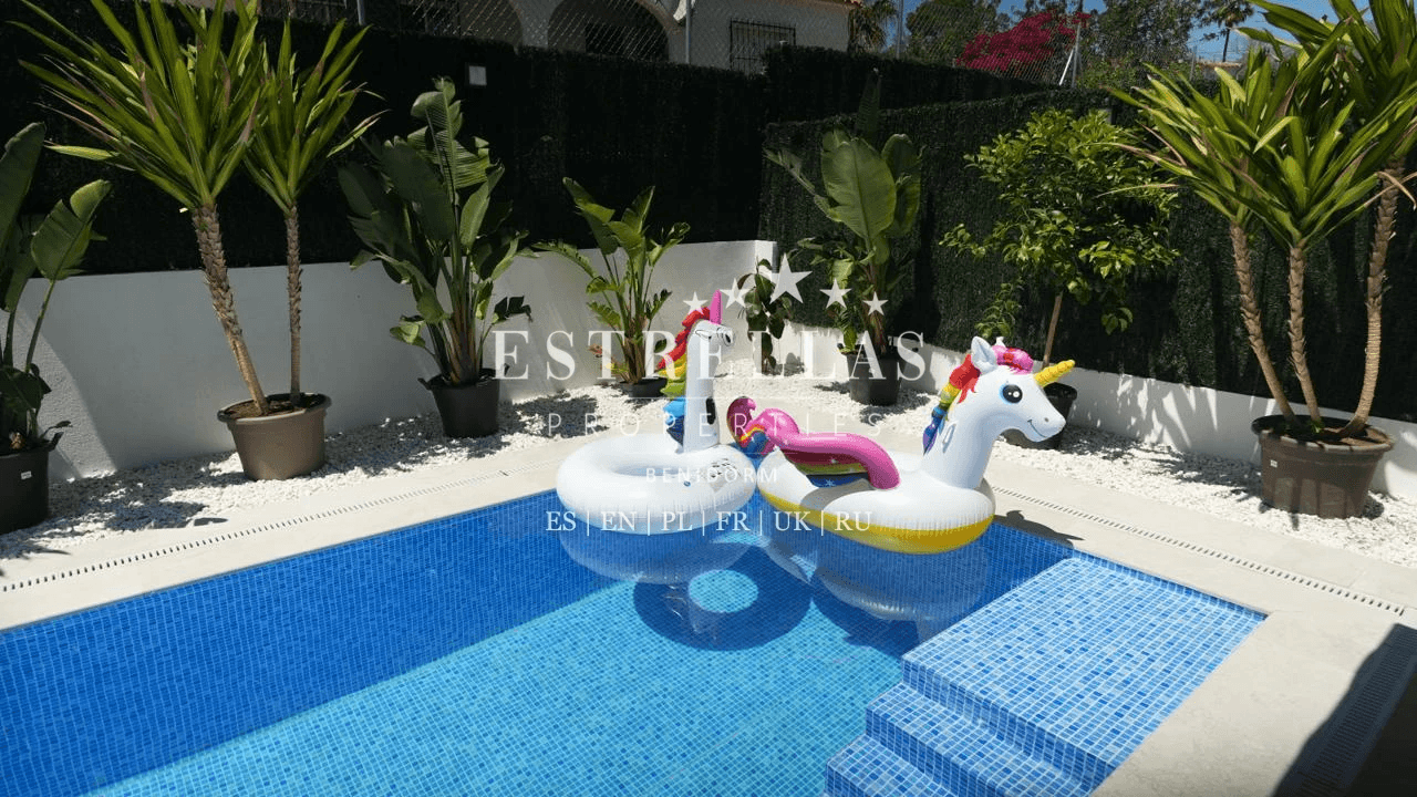 Villa exclusiva con piscina privada y cocina exterior en La Nucía, entre Altea y Benidorm
