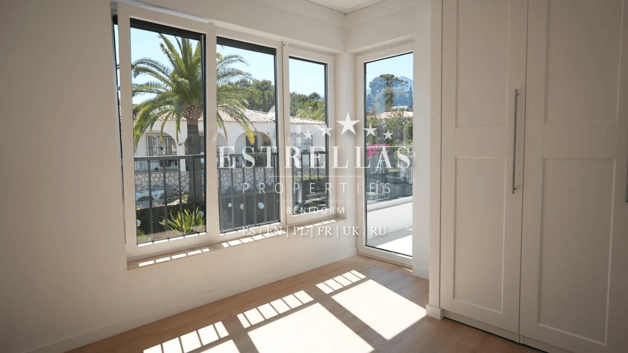 Villa exclusiva con piscina privada y cocina exterior en La Nucía, entre Altea y Benidorm